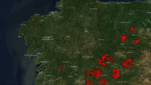 Hasta el 20 de agosto, Galicia concentra varios de los incendios de mayor peligrosidad en España. El fuego en Larouco supera las 20 000 hectáreas, y los focos críticos están en Chandrexa de Queixa, Oímbra-A Granxa, A Mezquita y Carballeda de Avia