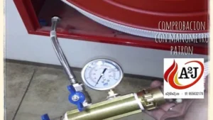 El manómetro patrón contra incendios es un instrumento de medida de alta precisión para verificar y calibrar otros manómetros instalados.